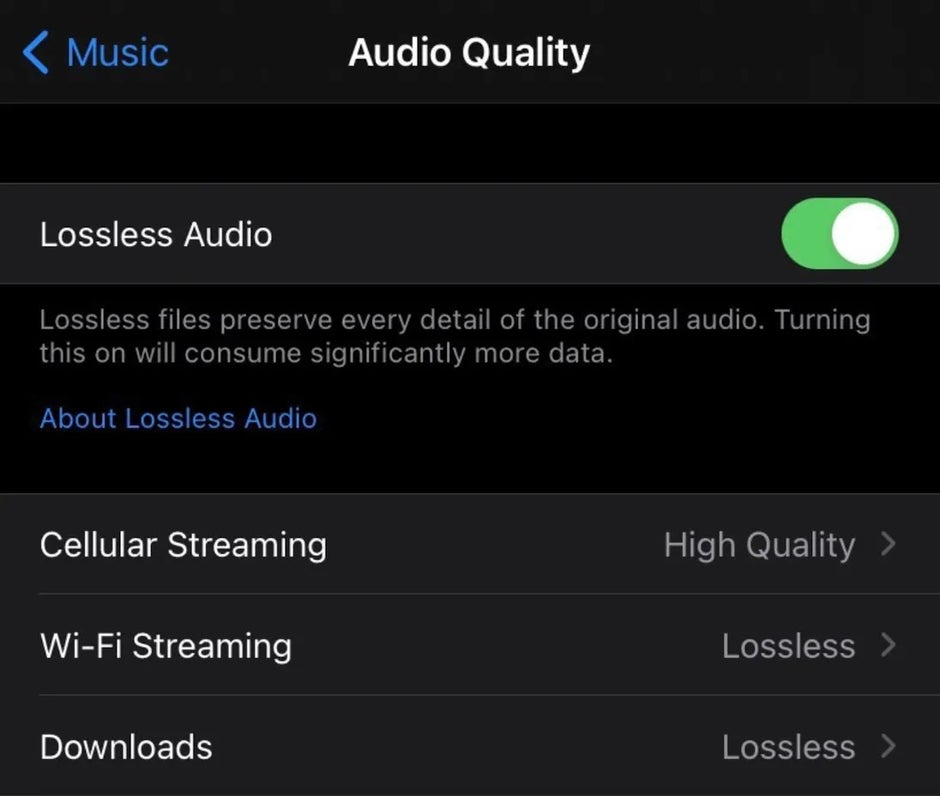 Gli utenti Apple iPhone che hanno ricevuto l'aggiornamento possono scegliere di ricevere l'audio in alta qualità o senza perdita di dati a seconda della piattaforma utilizzata per ricevere i flussi audio-L'aggiornamento lato server di Apple aggiunge l'audio spaziale e l'audio senza perdita ad Apple Stream musicali